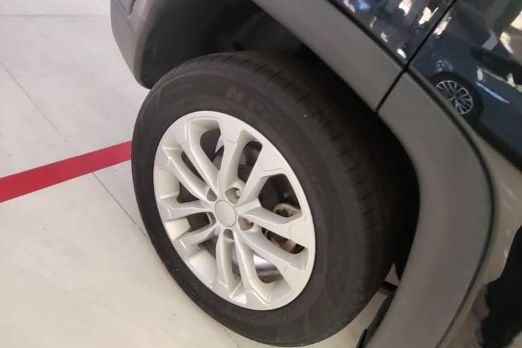 Used Jeep Compass 2021 220T Automatic Leading Edition Right Rear Wheel Hub