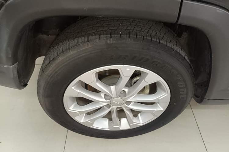 Used Jeep Compass 2021 220T Automatic Leading Edition Right Rear Wheel Hub