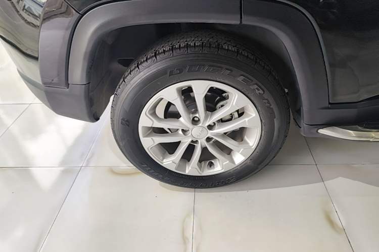 Used Jeep Compass 2021 220T Automatic Elite Edition Right Rear Wheel Hub