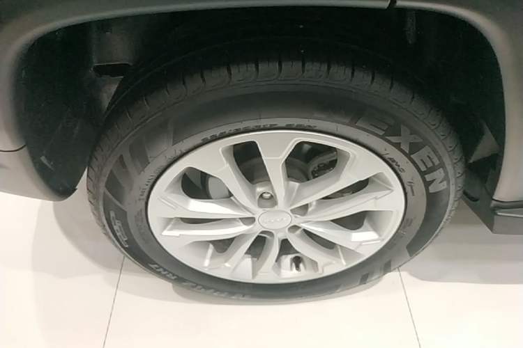 Used Jeep Compass 2021 220T Automatic Leading Edition Right Rear Wheel Hub