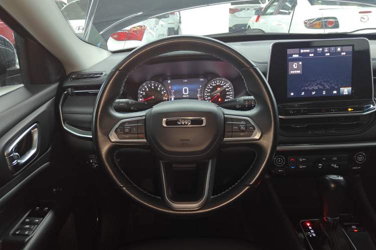 Used Jeep Compass 2021 220T Automatic Leading Edition Steering Wheel