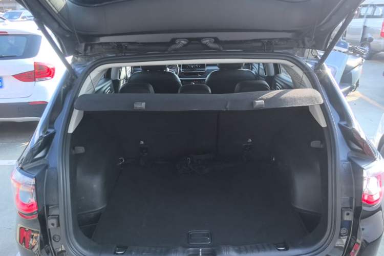 Used Jeep Compass 2021 220T Automatic Leading Edition Trunk