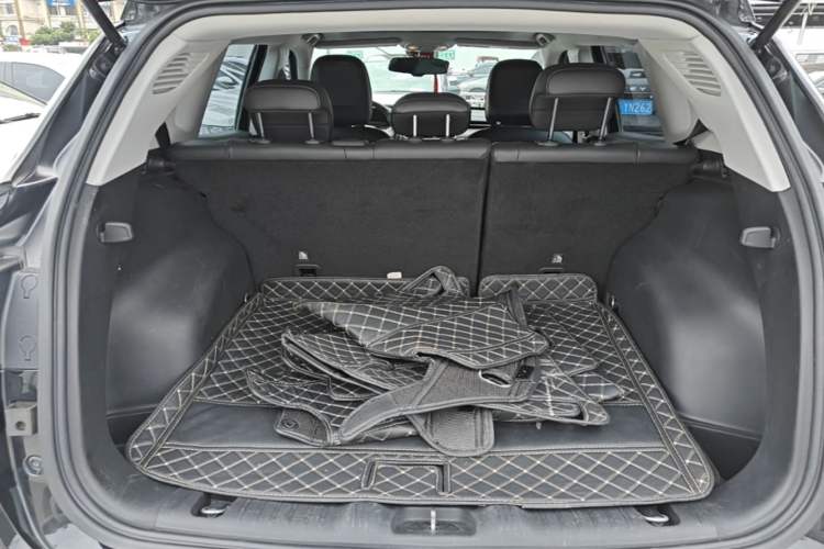Used Jeep Compass 2021 220T Automatic Leading Edition Trunk