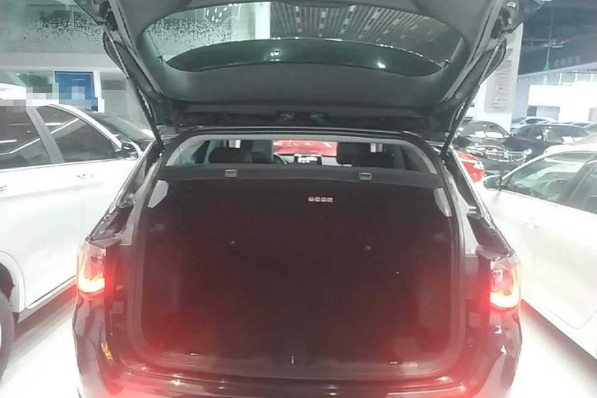 Used Jeep Compass 2021 220T Automatic Leading Edition Trunk