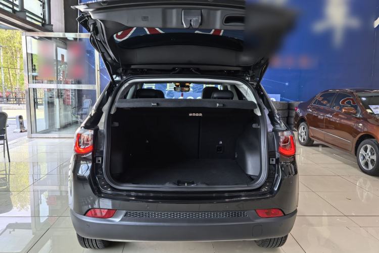 Used Jeep Compass 2021 220T Automatic Leading Edition Trunk