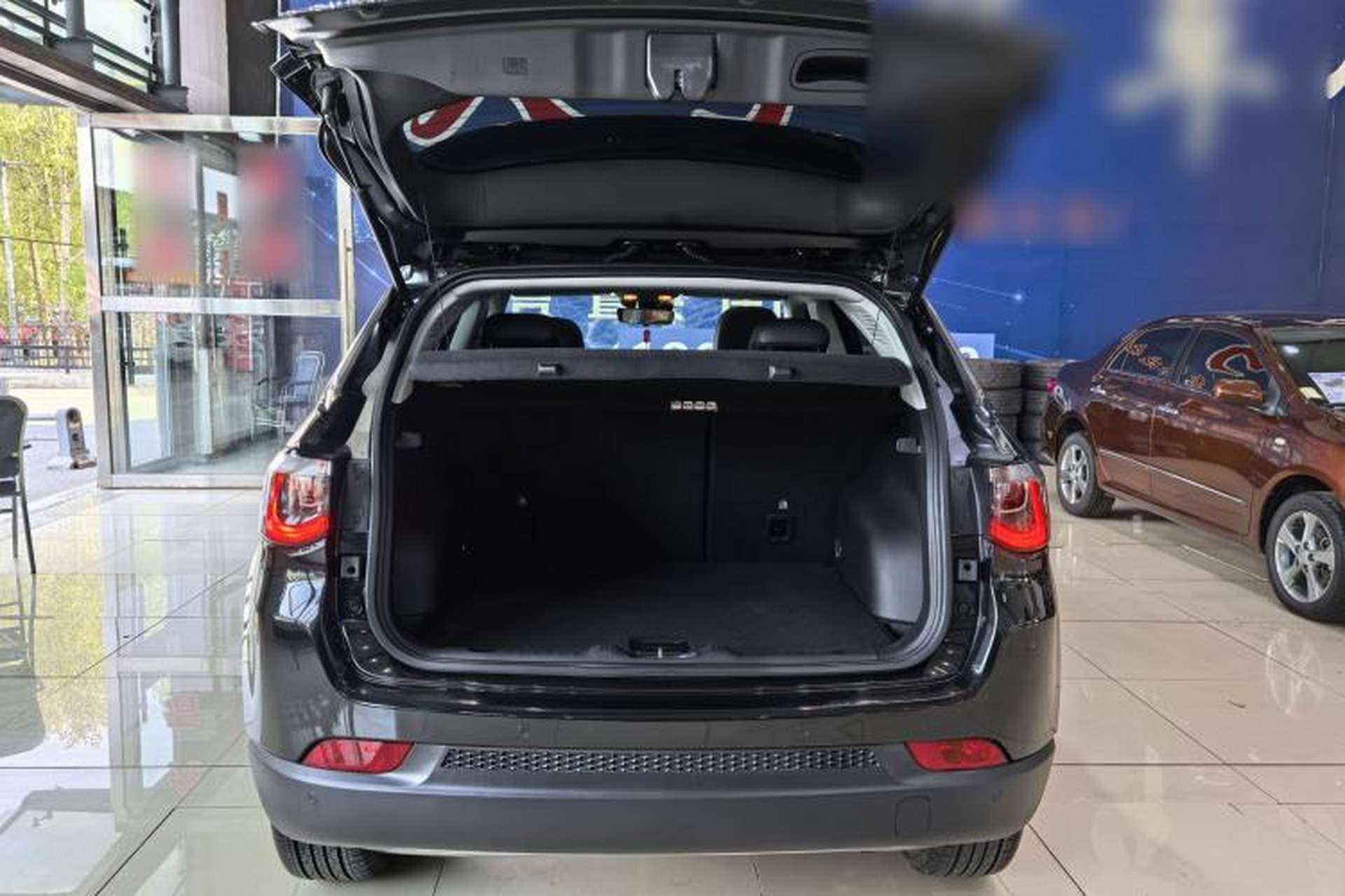 Used Jeep Compass 2021 220T Automatic Leading Edition Trunk