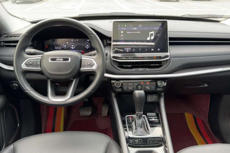 Used Jeep Compass 2021 220T Automatic Elite Edition Center Console