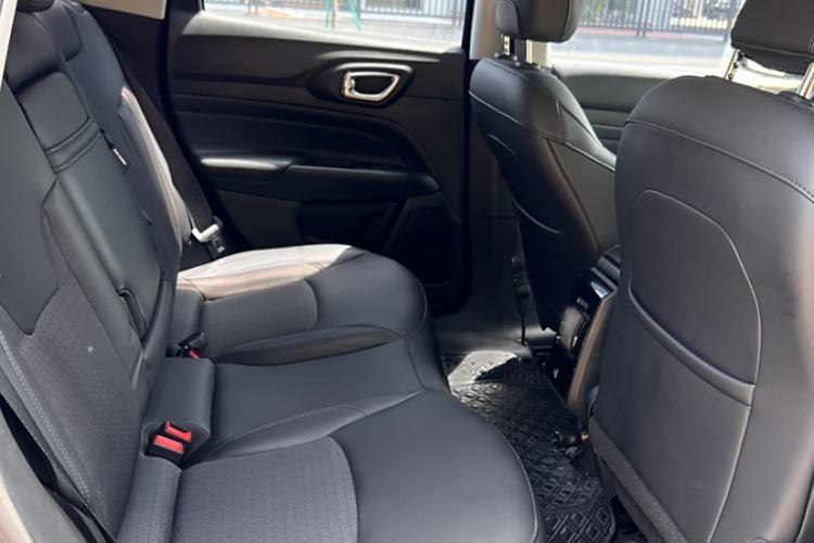 Used Jeep Compass 2021 220T Automatic Leading Edition Interior 10