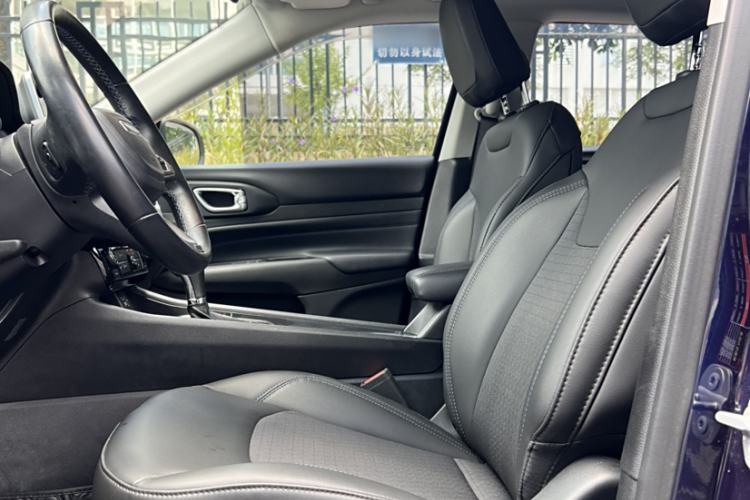 Used Jeep Compass 2021 220T Automatic Leading Edition Interior 2