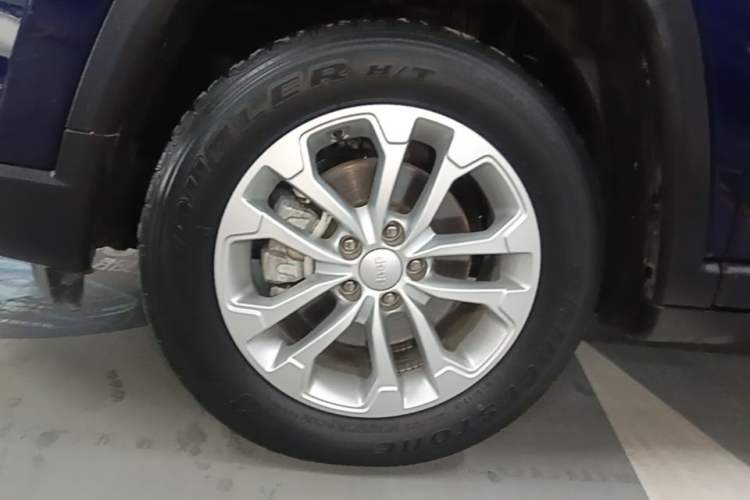 Used Jeep Compass 2021 220T Automatic Leading Edition Left Front Wheel Hub