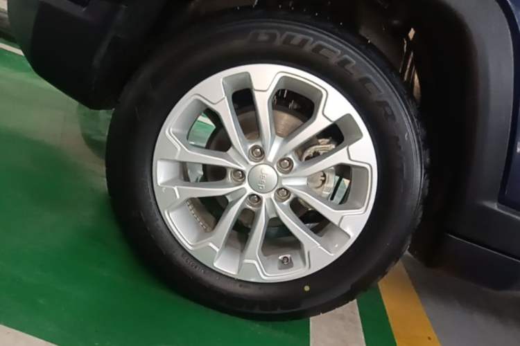 Used Jeep Compass 2021 220T Automatic Leading Edition Right Rear Wheel Hub