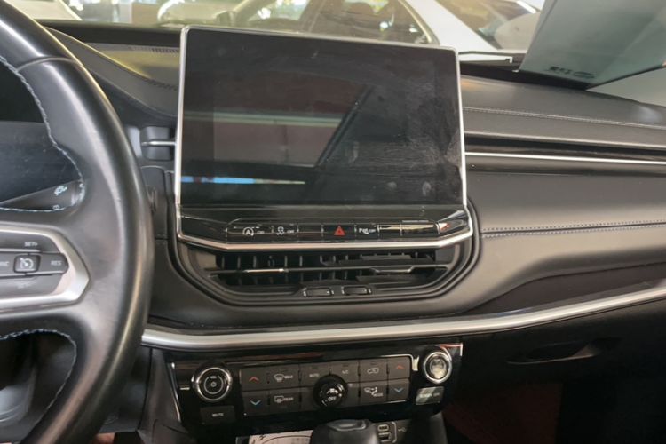 Used Jeep Compass 2021 220T Automatic Elite Edition Audio And AC Panel