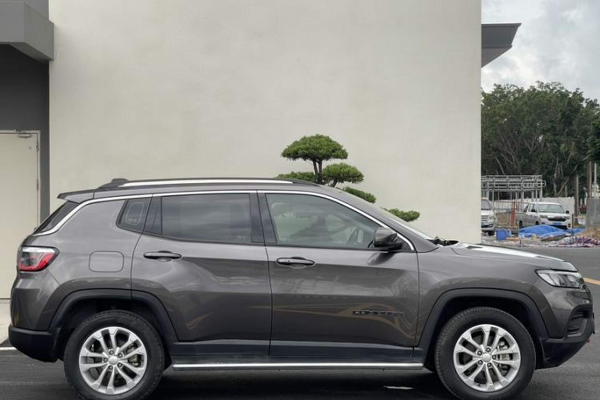 Used Jeep Compass 2021 220T Automatic Leading Edition Exterior 1