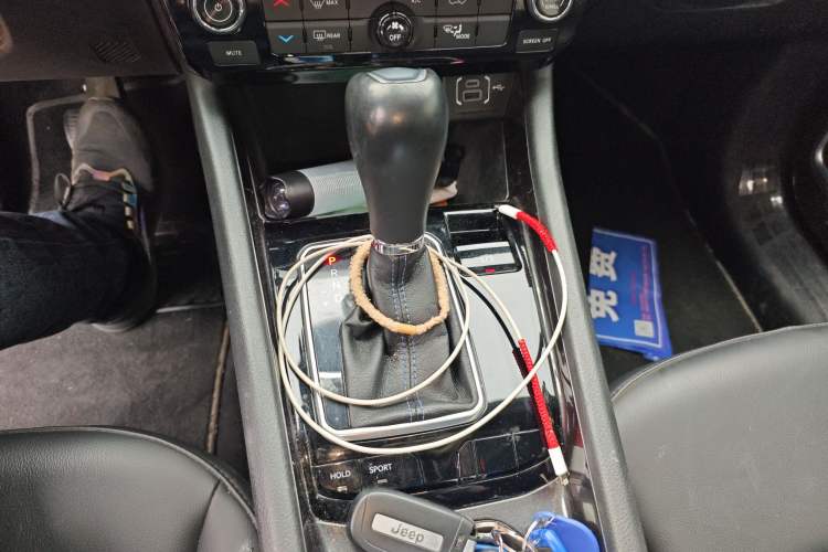 Used Jeep Compass 2021 220T Automatic Leading Edition Gear Lever