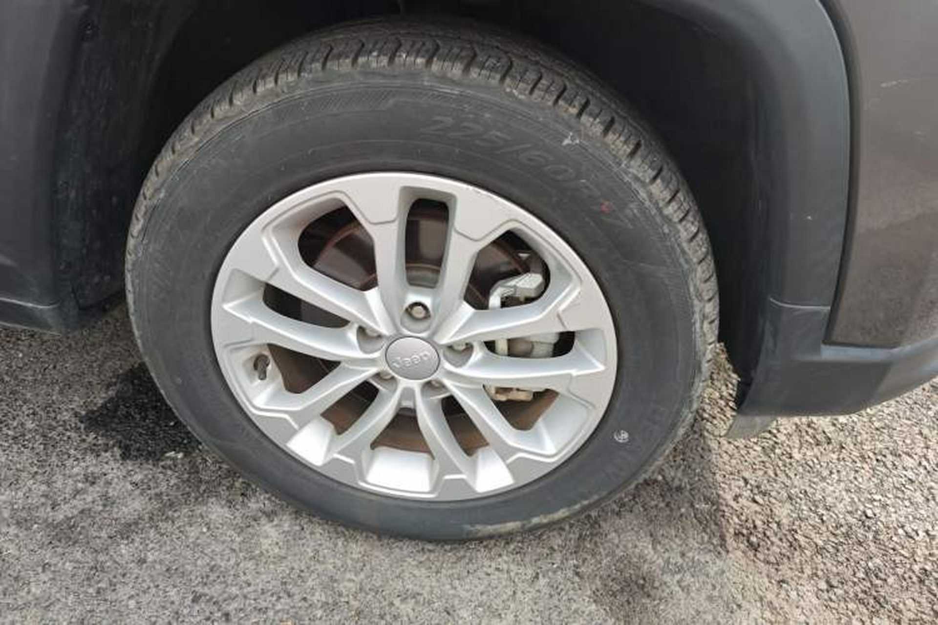 Used Jeep Compass 2021 220T Automatic Leading Edition Right Front Wheel Hub