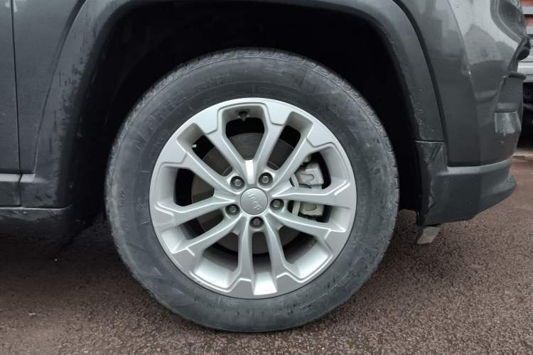 Used Jeep Compass 2021 220T Automatic Elite Edition Right Front Wheel Hub