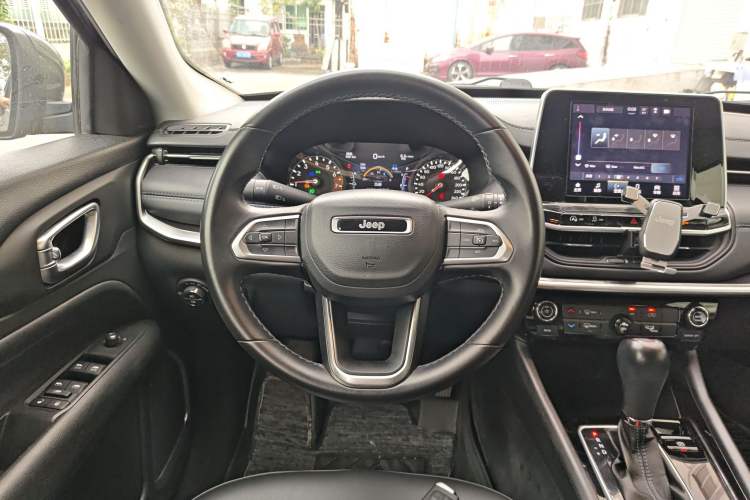 Used Jeep Compass 2021 220T Automatic Leading Edition Steering Wheel
