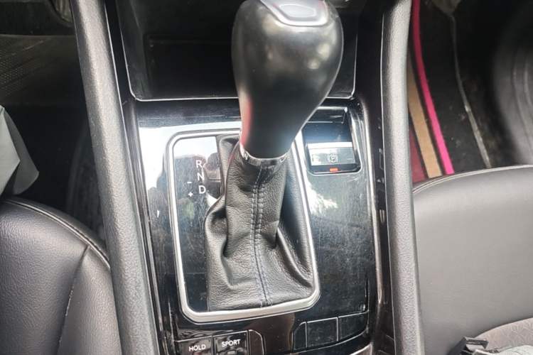 Used Jeep Compass 2021 220T Automatic Leading Edition Gear Lever