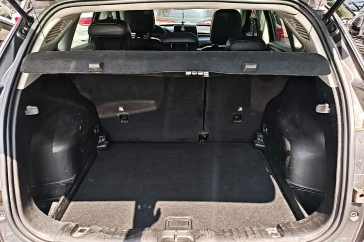Used Jeep Compass 2021 220T Automatic Leading Edition Trunk