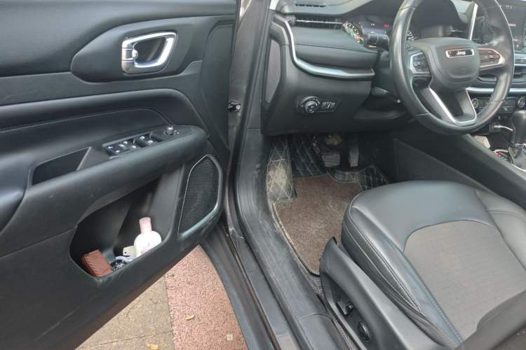 Used Jeep Compass 2021 220T Automatic Leading Edition Driver Seat