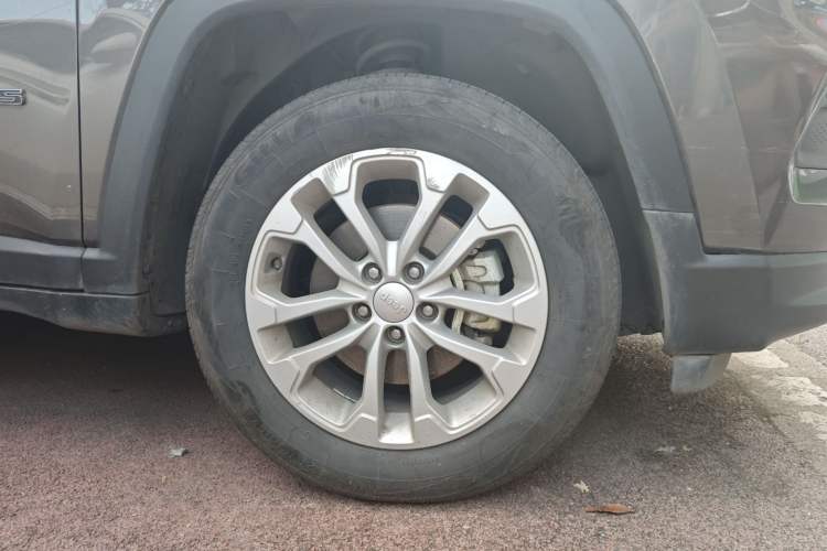 Used Jeep Compass 2021 220T Automatic Leading Edition Right Front Wheel Hub