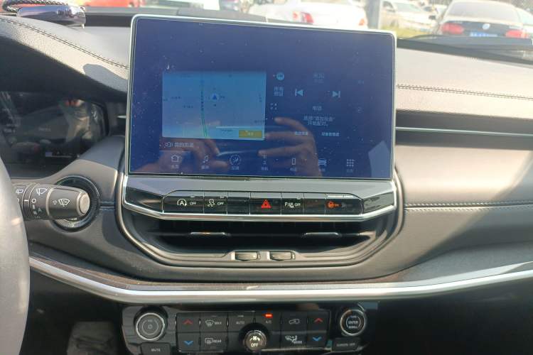 Used Jeep Compass 2021 220T Automatic Elite Edition Audio And AC Panel