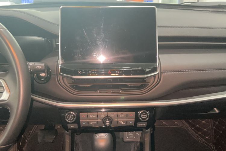 Used Jeep Compass 2021 220T Automatic Elite Edition Audio And AC Panel