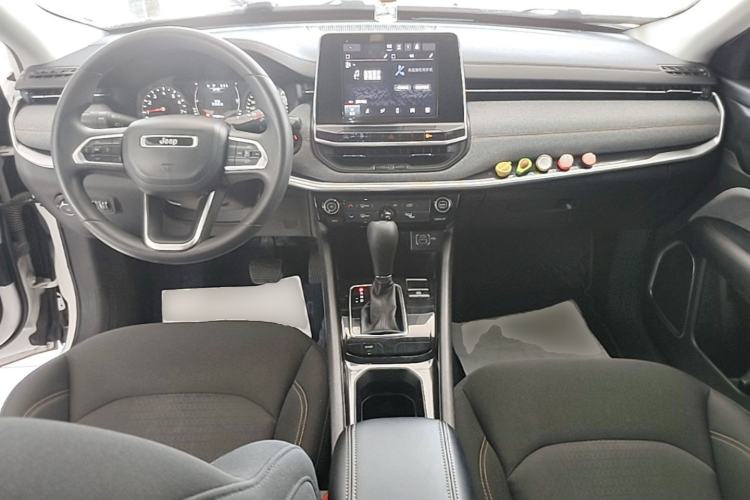 Used Jeep Compass 2021 220T Automatic Comfort Version Center Console