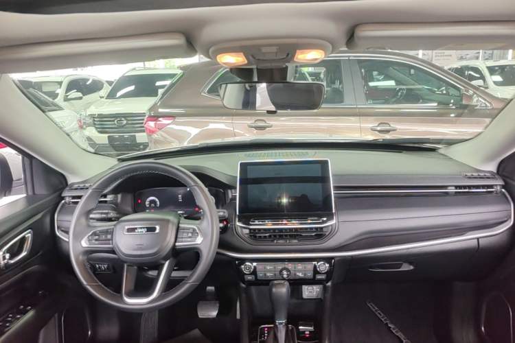 Used Jeep Compass 2021 220T Automatic Elite Edition Center Console
