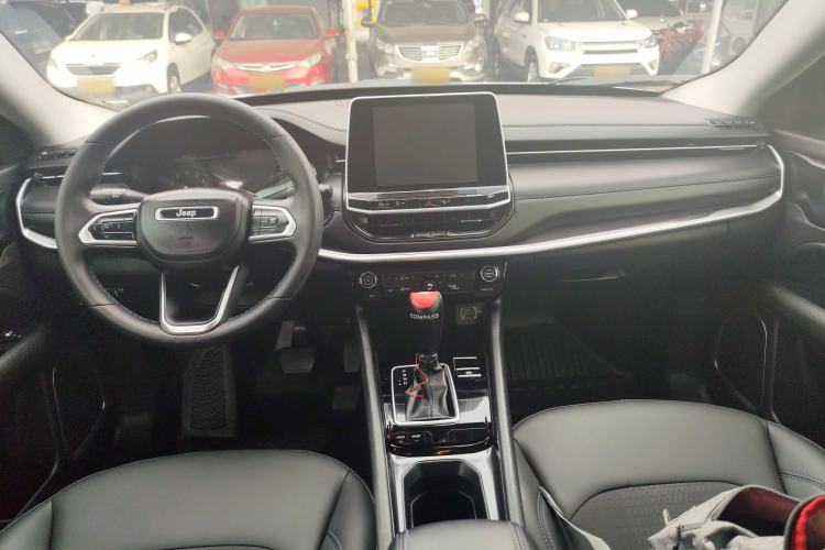 Used Jeep Compass 2021 220T Automatic Leading Edition Center Console