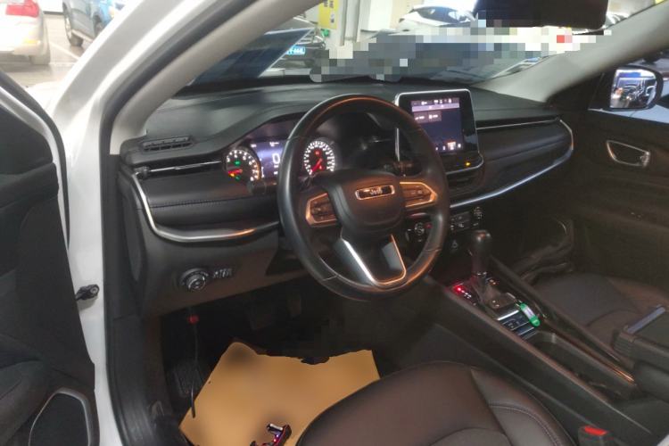 Used Jeep Compass 2021 220T Automatic Leading Edition Center Console