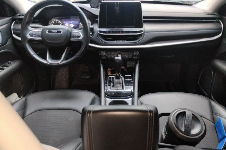 Used Jeep Compass 2021 220T Automatic Leading Edition Center Console
