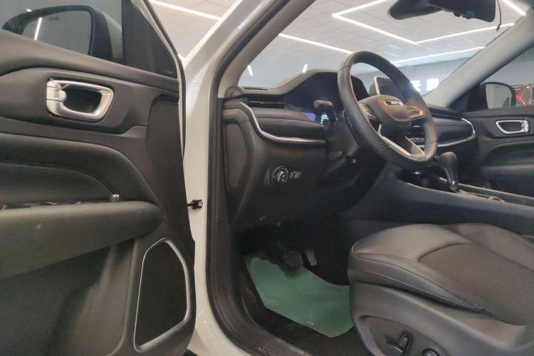 Used Jeep Compass 2021 220T Automatic Leading Edition Driver Seat