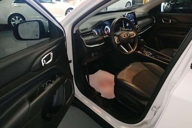 Used Jeep Compass 2021 220T Automatic Leading Edition Driver Seat