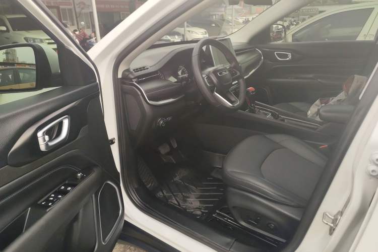 Used Jeep Compass 2021 220T Automatic Leading Edition Driver Seat