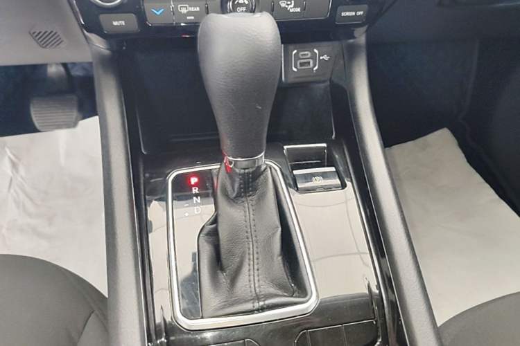 Used Jeep Compass 2021 220T Automatic Comfort Version Gear Lever