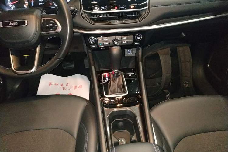 Used Jeep Compass 2021 220T Automatic Leading Edition Gear Lever
