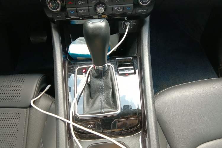 Used Jeep Compass 2021 220T Automatic Elite Edition Gear Lever