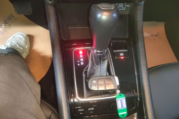 Used Jeep Compass 2021 220T Automatic Leading Edition Gear Lever