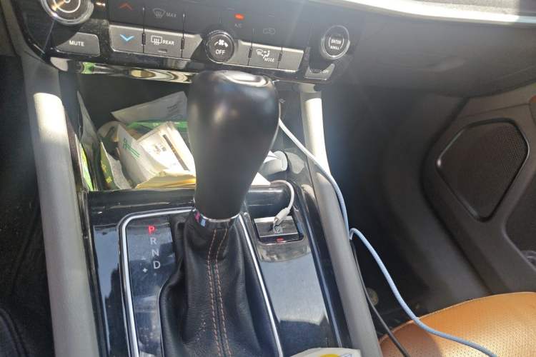 Used Jeep Compass 2021 220T Automatic Leading Edition Gear Lever