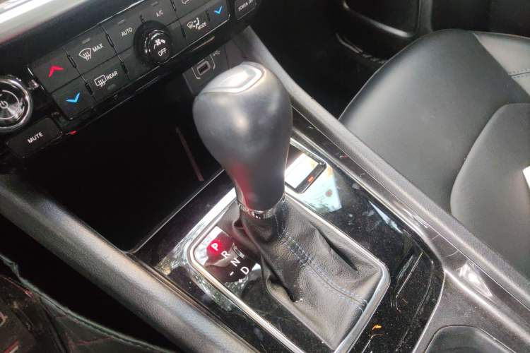 Used Jeep Compass 2021 220T Automatic Elite Edition Gear Lever