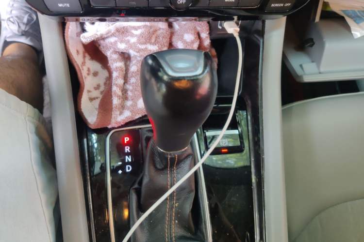 Used Jeep Compass 2021 220T Automatic Elite Edition Gear Lever