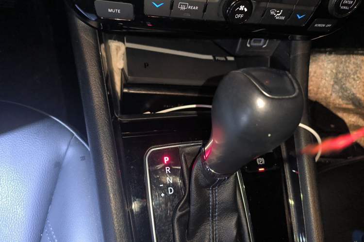 Used Jeep Compass 2021 220T Automatic Elite Edition Gear Lever