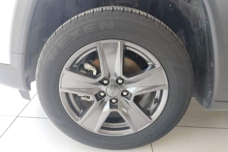 Used Jeep Compass 2021 220T Automatic Comfort Version Left Front Wheel Hub