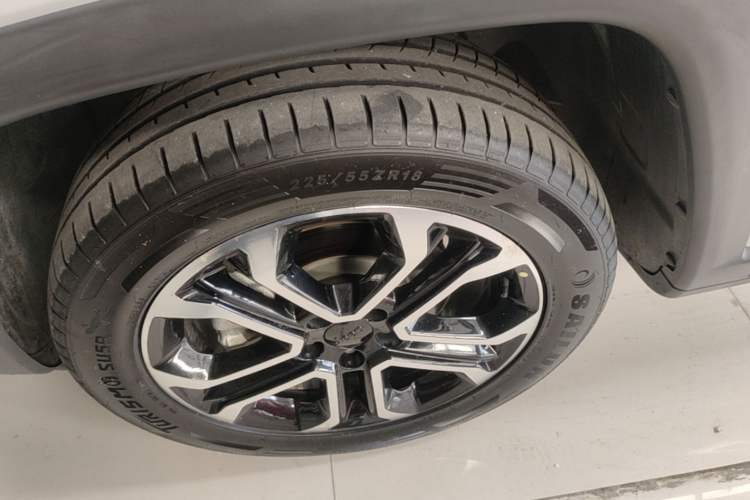 Used Jeep Compass 2021 220T Automatic Luxury Edition Left Front Wheel Hub