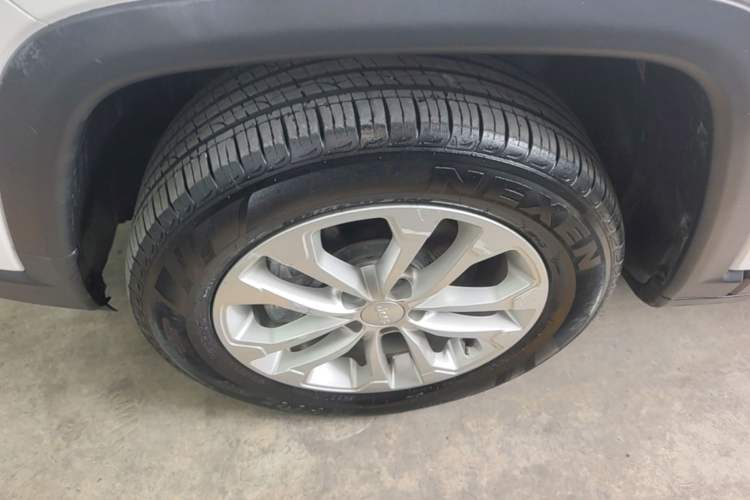 Used Jeep Compass 2021 220T Automatic Elite Edition Left Front Wheel Hub