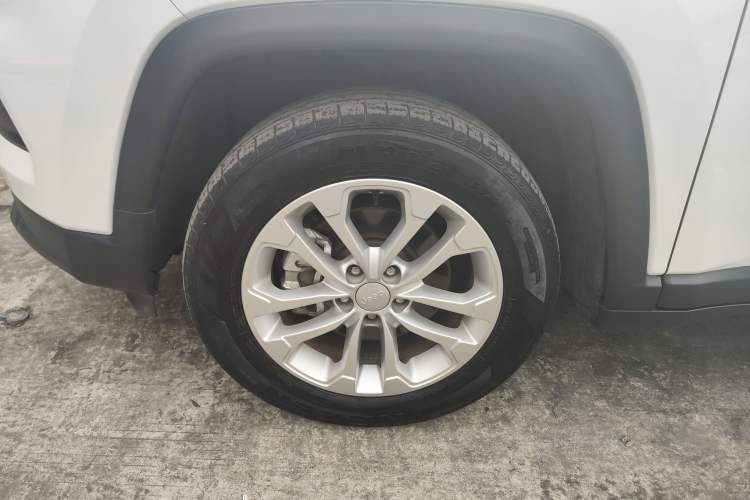 Used Jeep Compass 2021 220T Automatic Leading Edition Left Front Wheel Hub