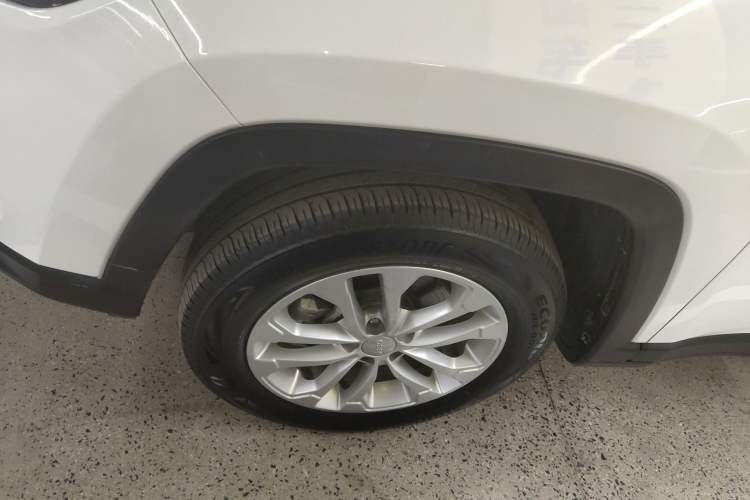 Used Jeep Compass 2021 220T Automatic Leading Edition Left Front Wheel Hub
