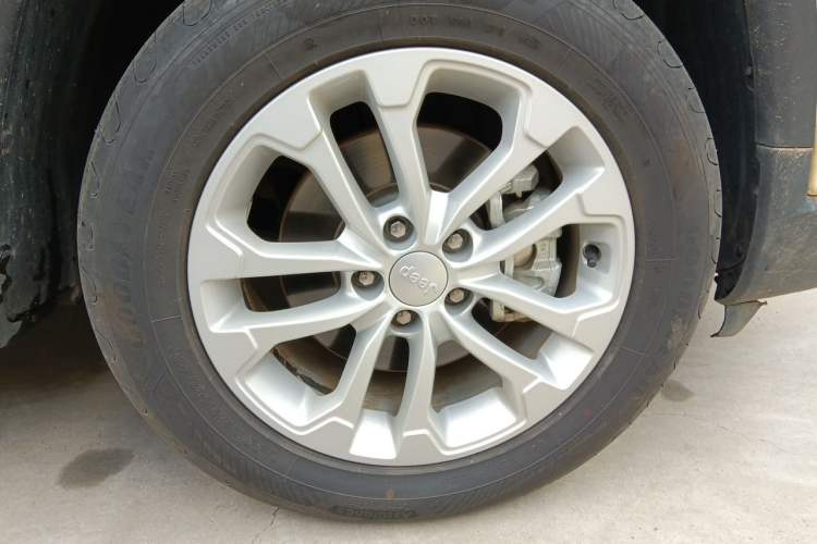 Used Jeep Compass 2021 220T Automatic Elite Edition Right Front Wheel Hub