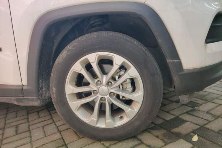 Used Jeep Compass 2021 220T Automatic Elite Edition Right Front Wheel Hub